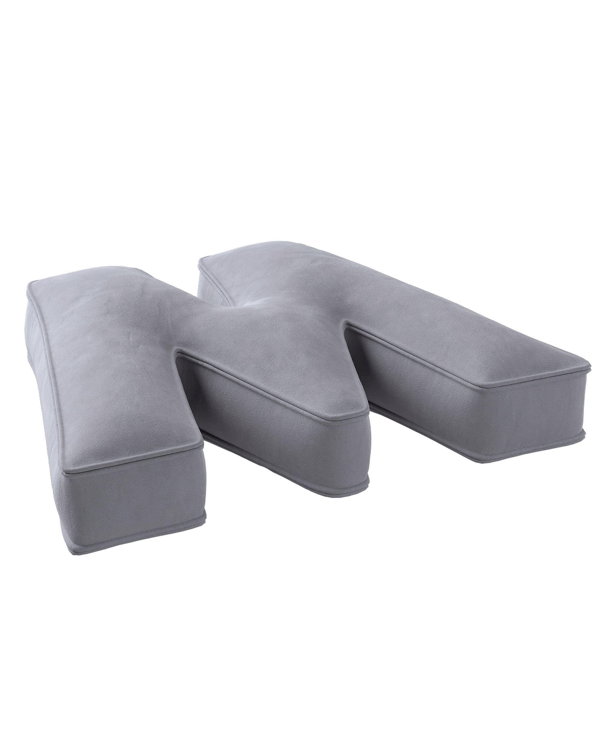 Raidė pagalvėlė W spalva pilka audinys blizgus, velvetinis/aksominis (hover)