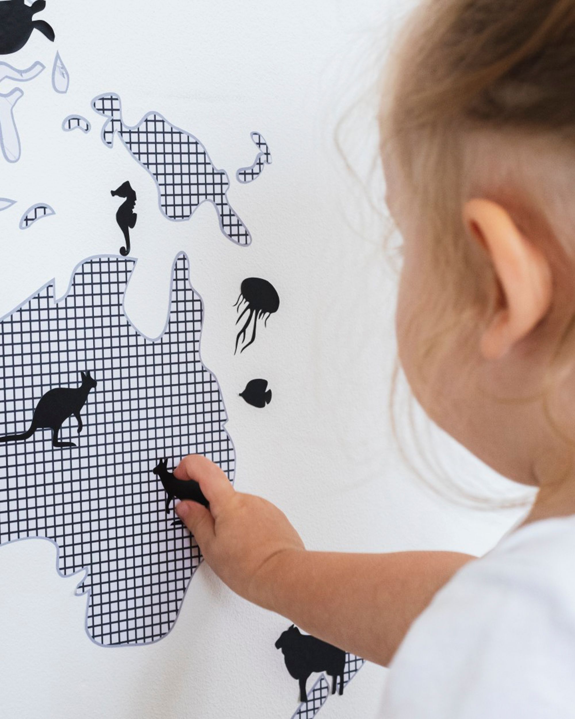 World Map juodas lipdukas (hover)