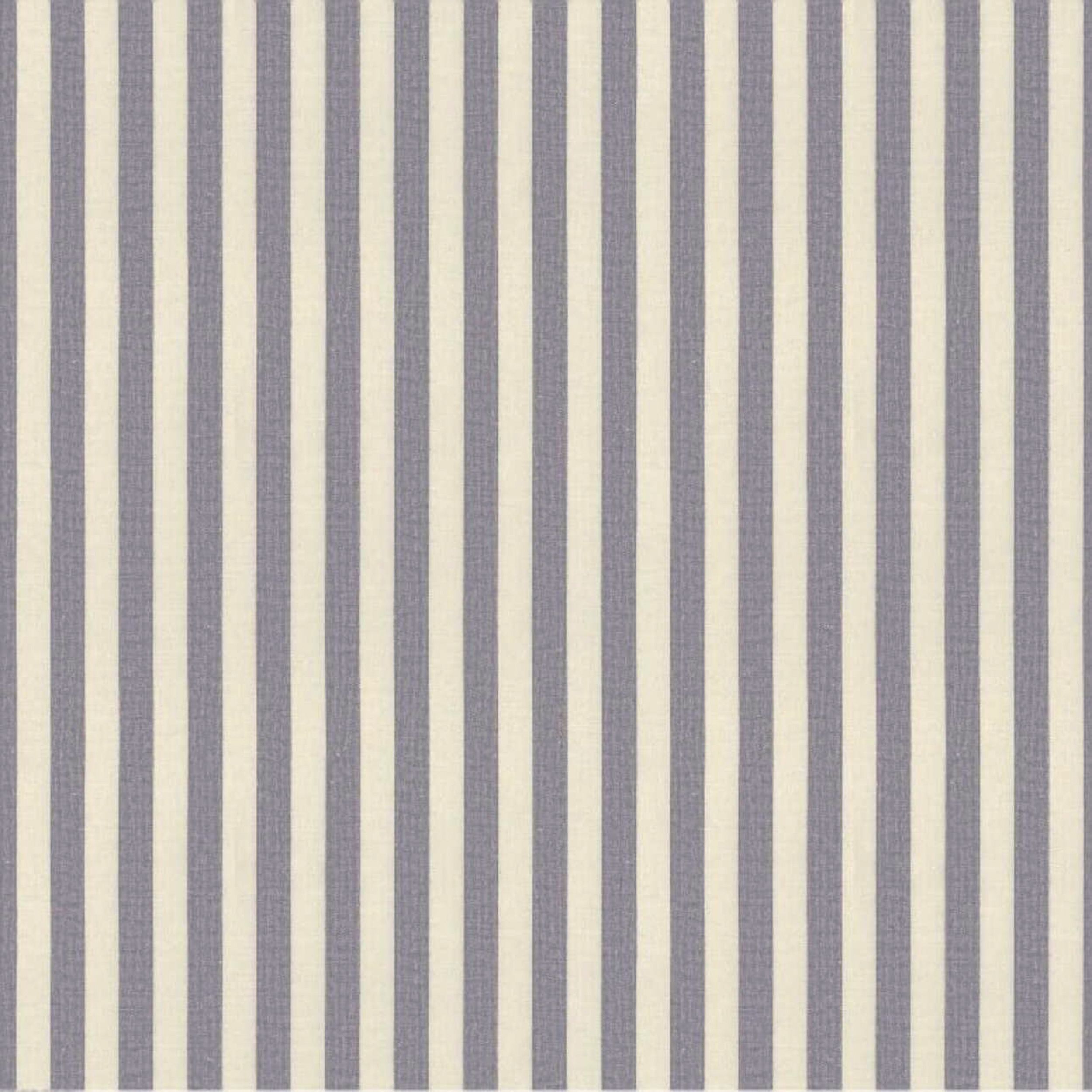 Stripes 136-02 tamsiai mėlynos ir šviesios juostelės (1,5cm), audinys turi natūralų švelnų pasibangavimą